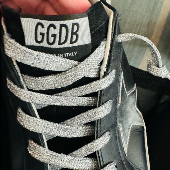 Golden Goose - Black Leather Sneakers W/ Silver Laces & Silver Stars Sz 42/EU - Picture 2 of 12